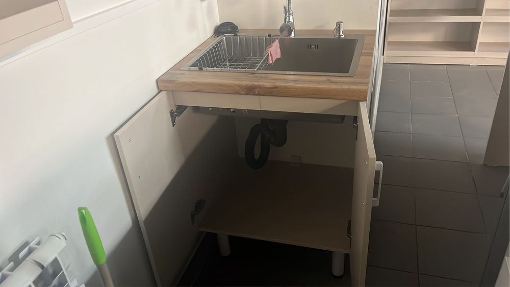 Продам шкаф с раковиной