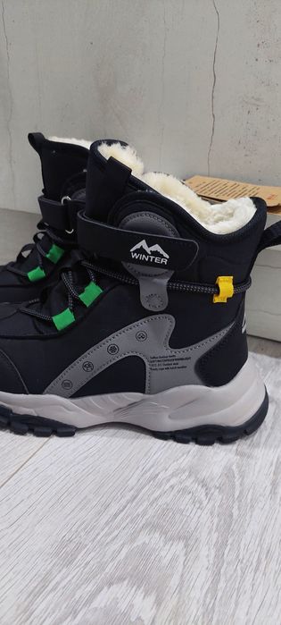 Новые зимние ботинки 33р