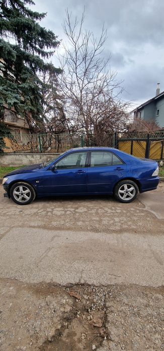Lexus IS200 на части