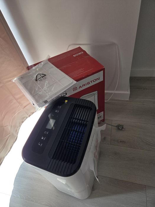 Dezumidificator Ariston Deos 21 S,purificare aer, uscare rufe