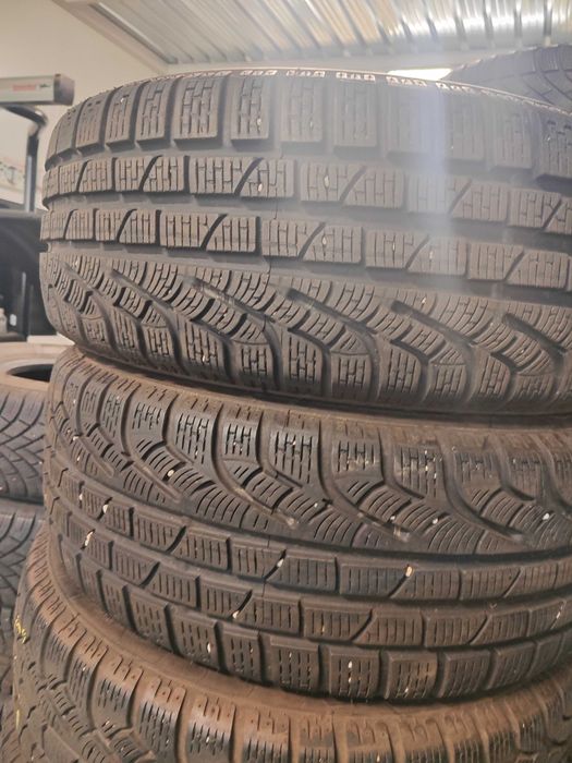 4бр.зимни гуми 205/50/17 Pirelli