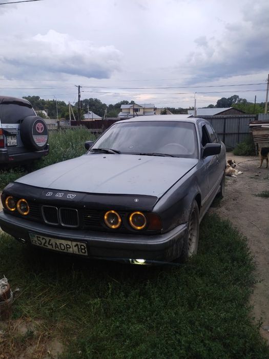 Продам машину BMW