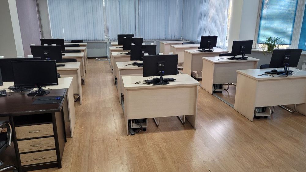 Стол компьютерный