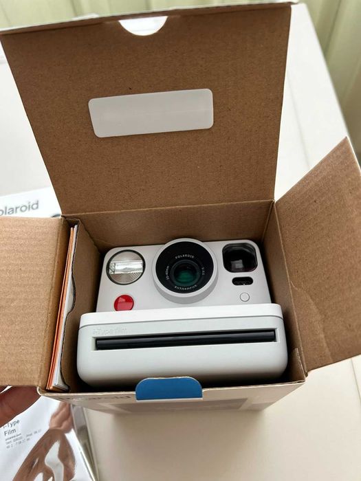 Polaroid NOW фотоапарат за инстантни снимки
