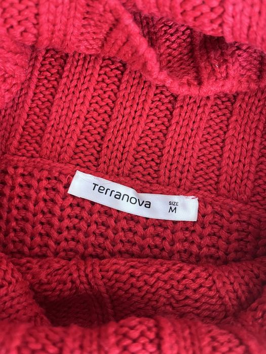 Дамски зимни пуловери