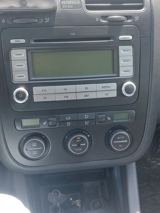 Vând golf 5 variant