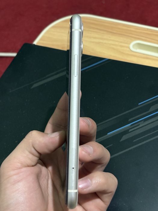 Iphone 11 хорошем состоянии