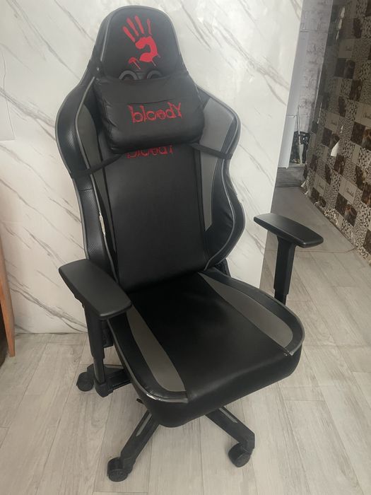 продаю кресло игровое