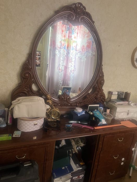 Продается спальный гарнитур  бу хорошим состояние