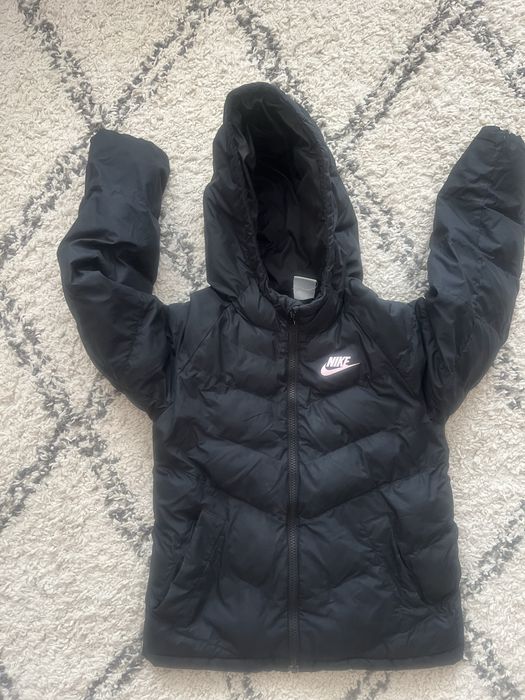 Детско яке Nike 128-137 см