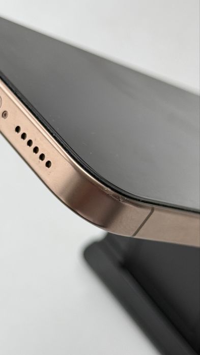 Iphone 16 pro max gold