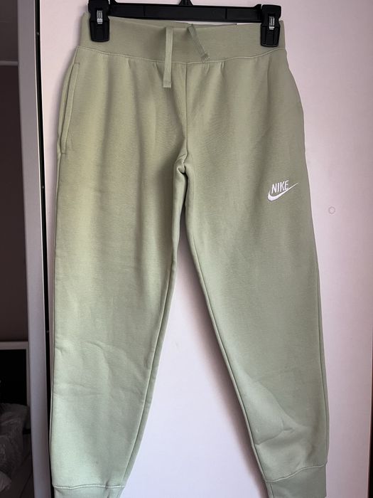 Долница на Nike нова