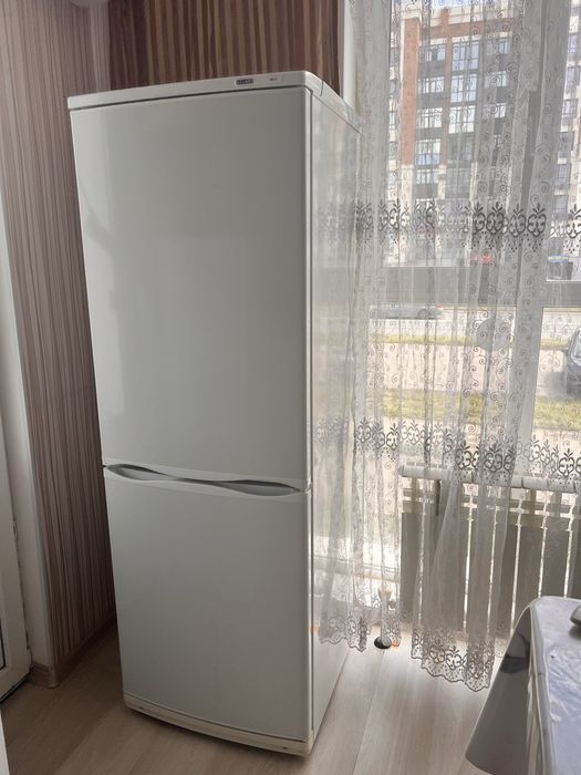 Холодильник двухкамерный