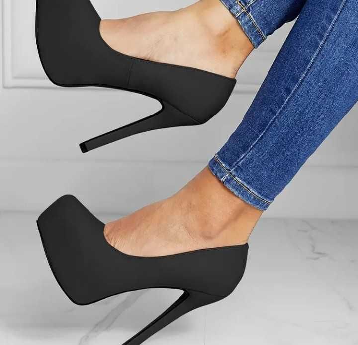 Стилни елегантни обувки