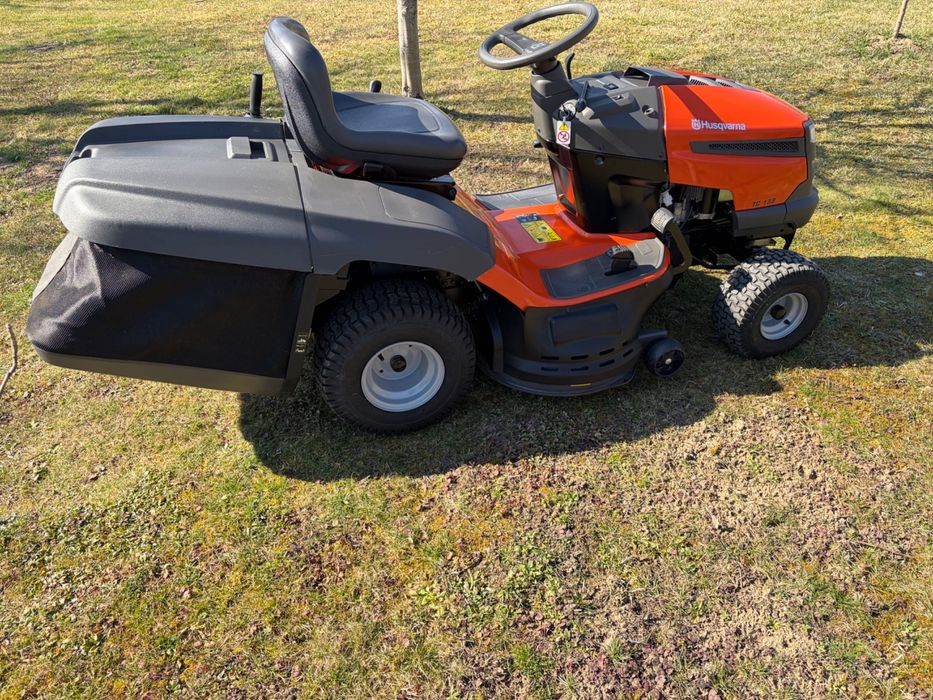 Tractoras Tuns Iarba/Gazon*Husqvarna*An 2022*