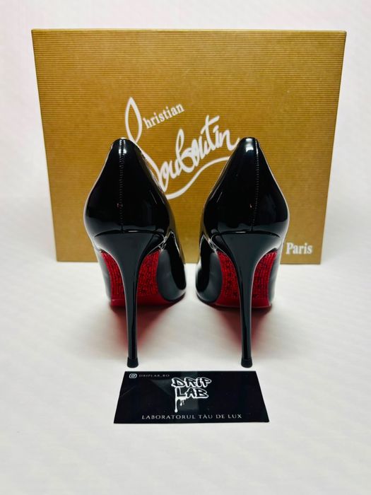 Louboutin tocuri cu pietricele