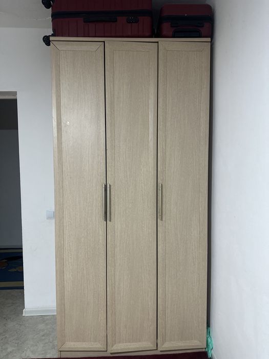 Продается Спальный шкаф