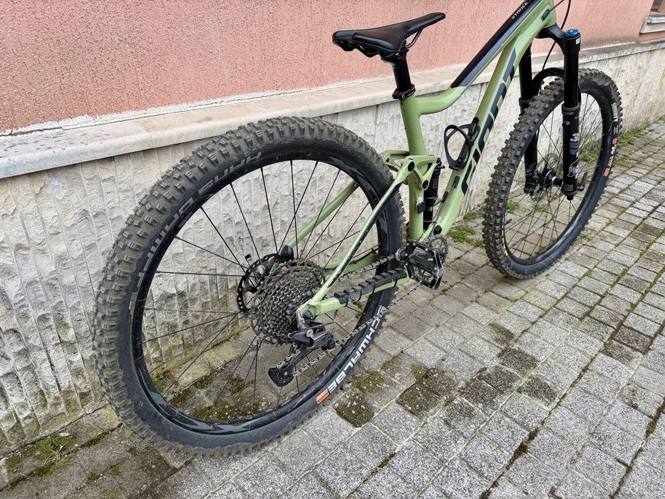 GIANT STANCE 29  (Fox 36, Deore 12s)