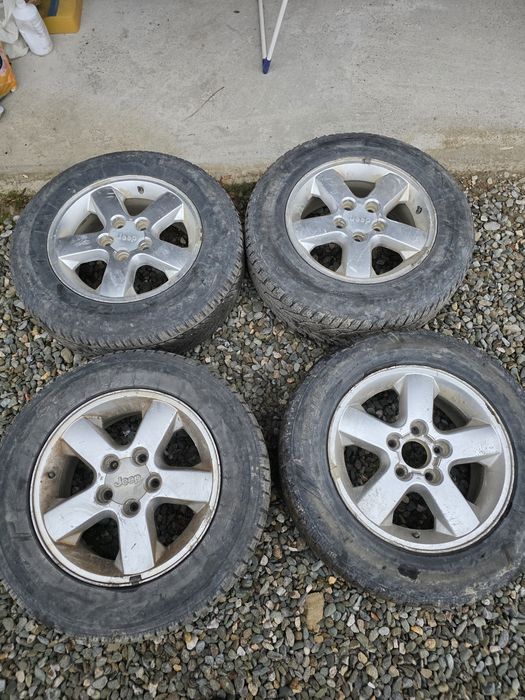 Vand 4 roti Jeep 235/65R17 - Jante aliaj,anvelope stare buna