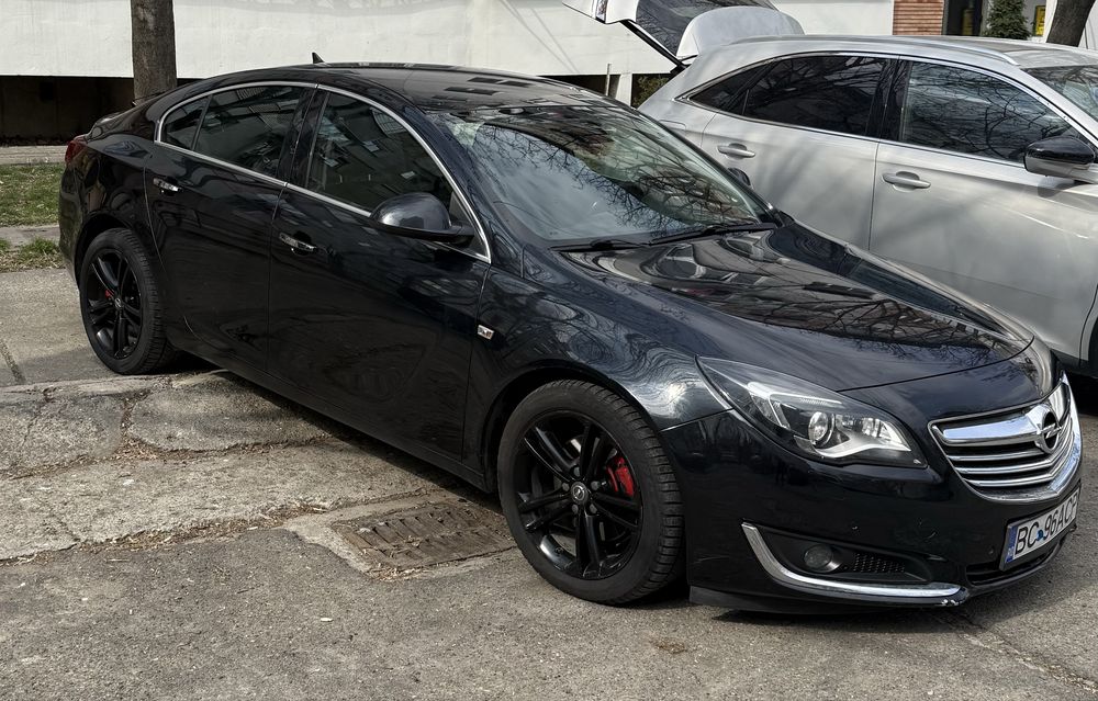 Opel Insignia automată