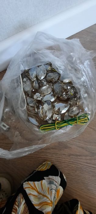 8-ми рожковая люстра