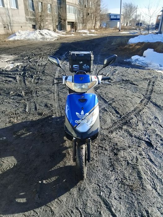 Продам скутер Рейсер