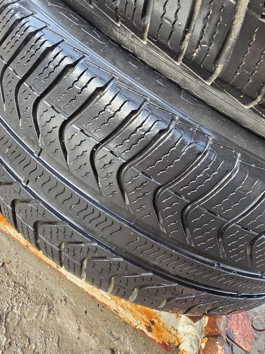 Шины 215/55/17 pirelli