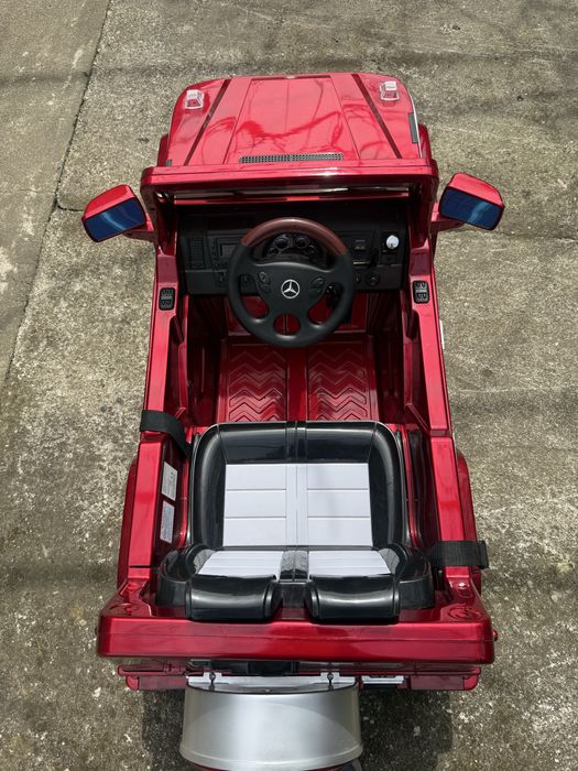 Masina electrica cu pedale si volan pentru copii