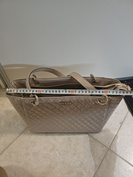 Оригинална дамска чанта Guess