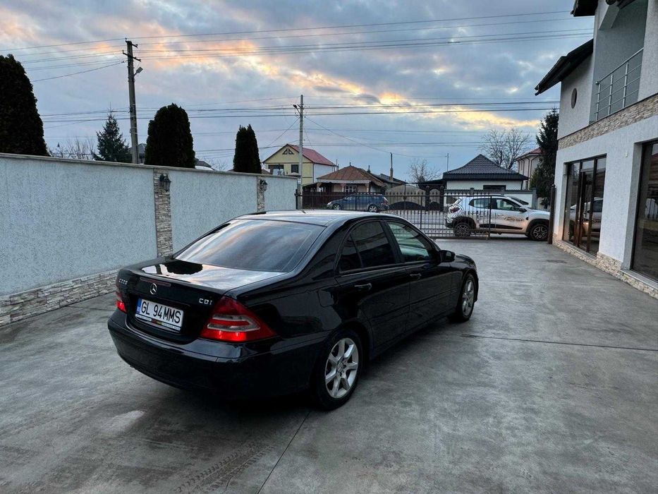 MERCEDES-BENZ C-Class 2005 — imagine 3