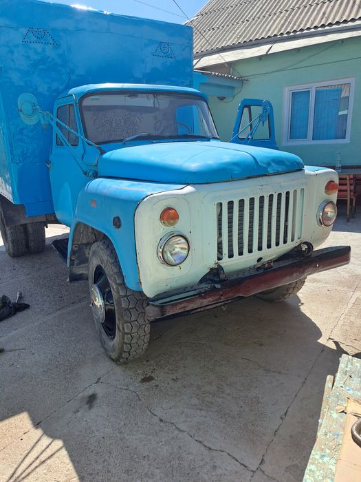 Газ-53 на ходу ...