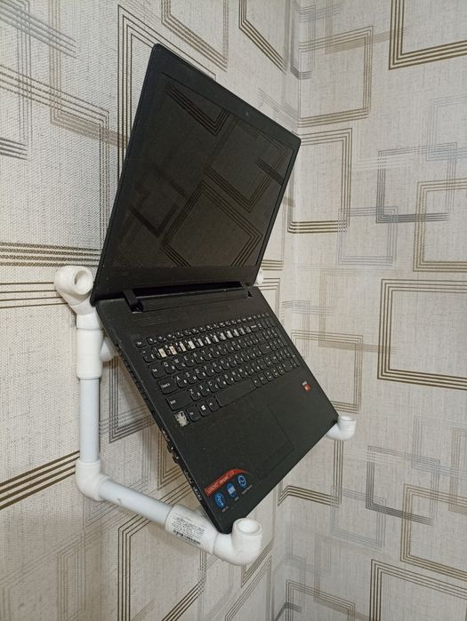 Кронштейн для ноутбука. На стенный