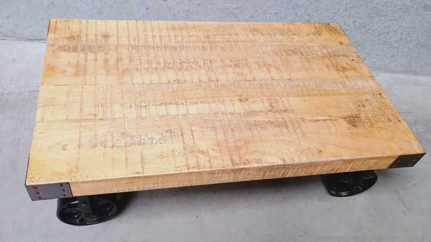 Стилизирана холна маса от мангово дърво