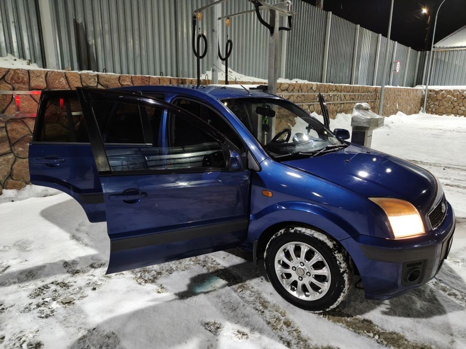 Продам надёжного FORD'a