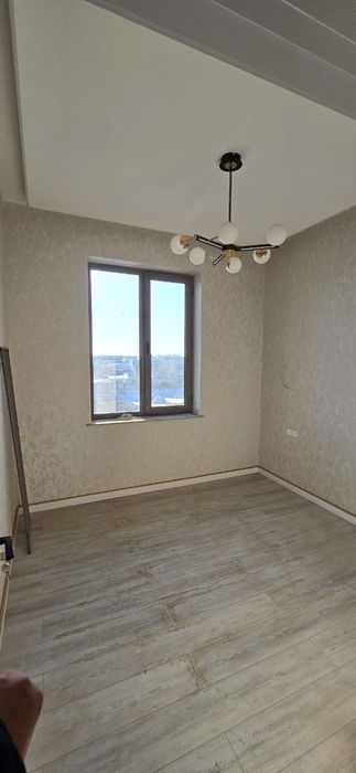 Продам 2 ком Янги хаёт район орен-т Жк Махалла Абузар беш