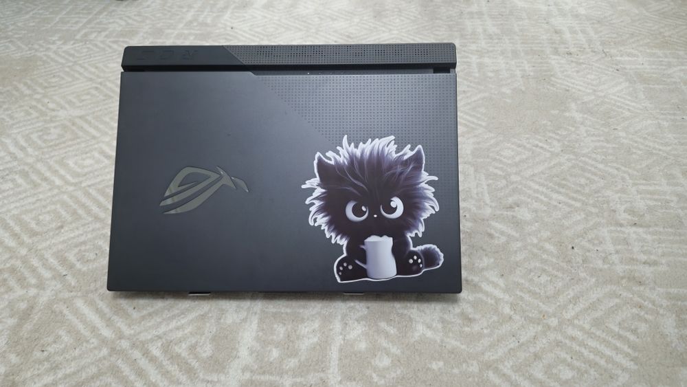 Продаю ноутбук ASUS ROG Strix G513