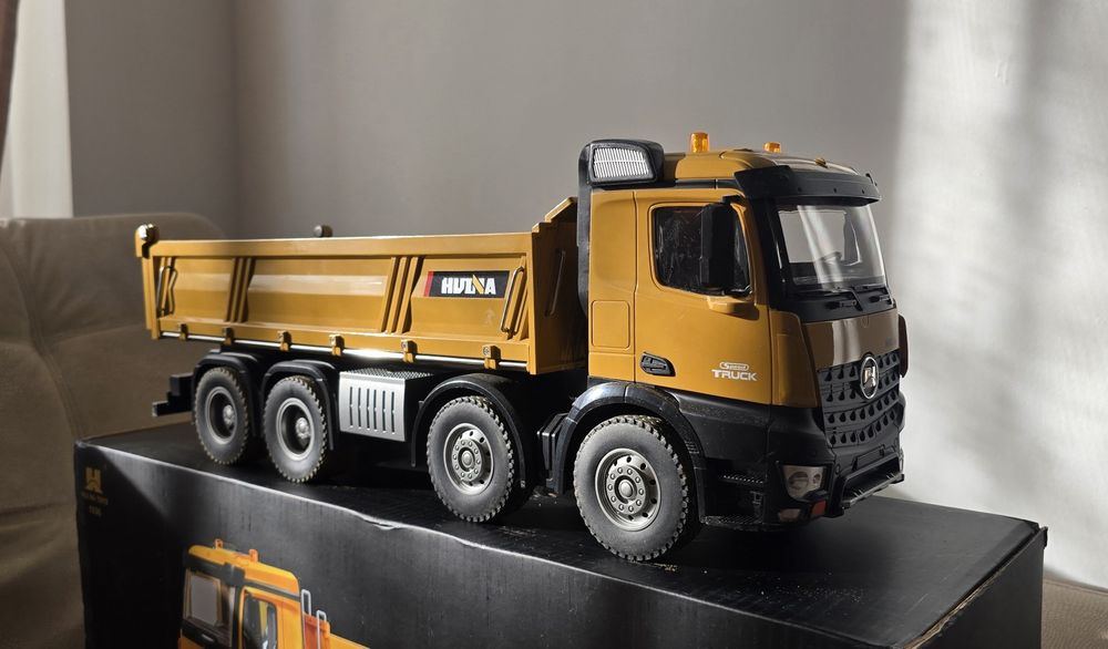 Basculanta Huina 1536 scara 1:14