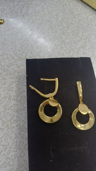 Сережки золотые.