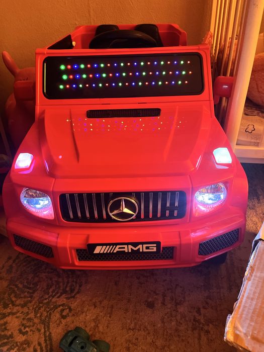 Продам машинку детскую