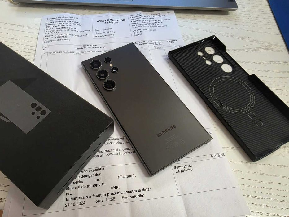 Samsung S24 Ultra impecabil in garantie