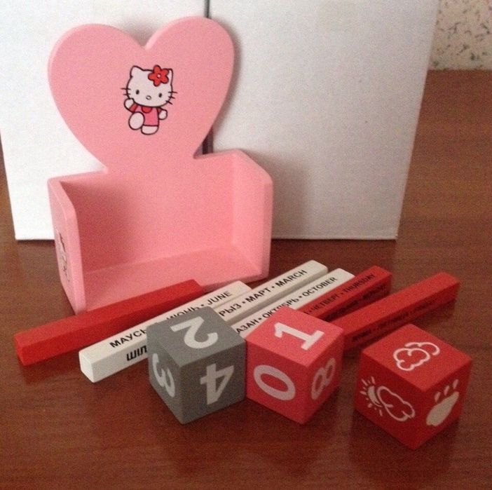 Вечный календарь Hello Kitty