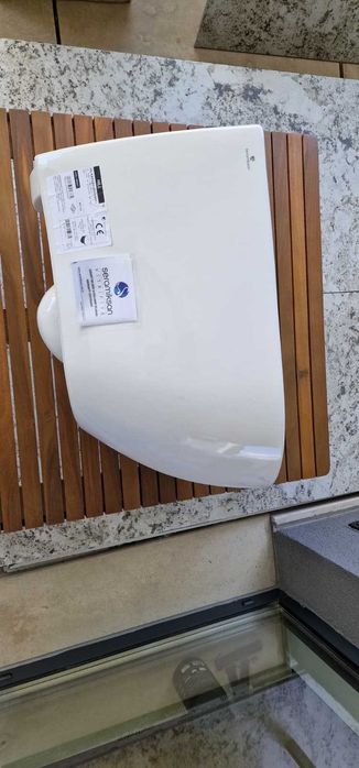 Vas WC suspendat, alb, Seramikson si capac aferent soft close, accesorii montaj aferente