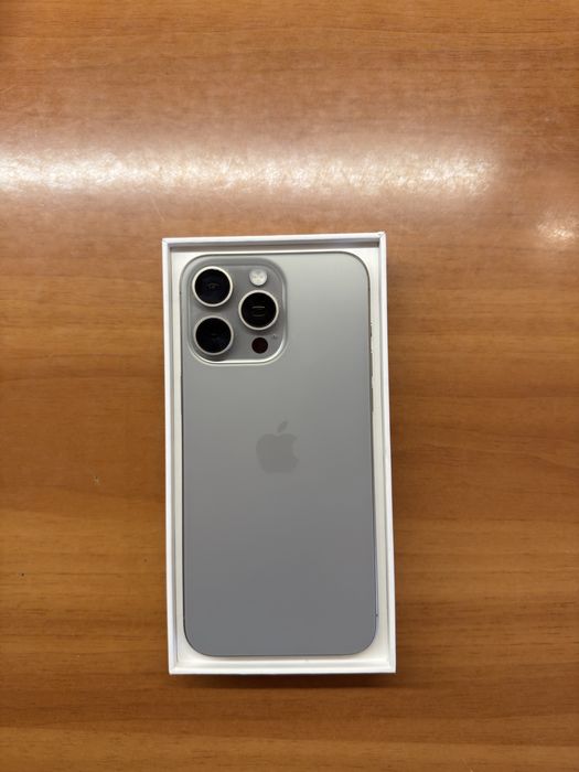 iPhone 15 Pro Max 256 GB Natural Titanium Full Box Neverlocked
