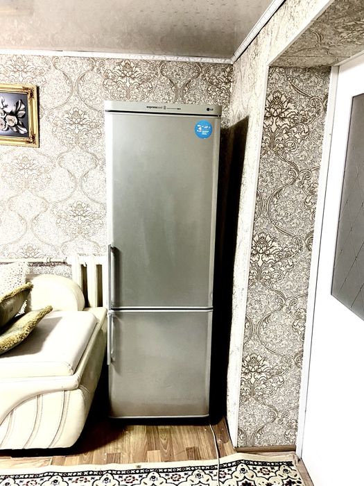 Продам Холодильник LG