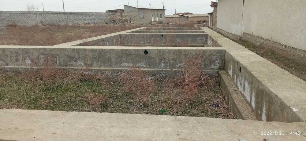 Участка сотилади (12 хонага мос, мустахкам фундамент қуйилган)