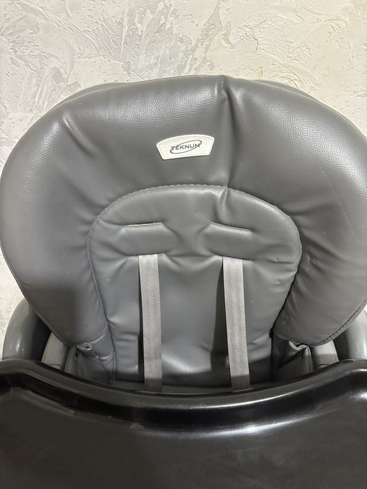 Детскии стол для кормления