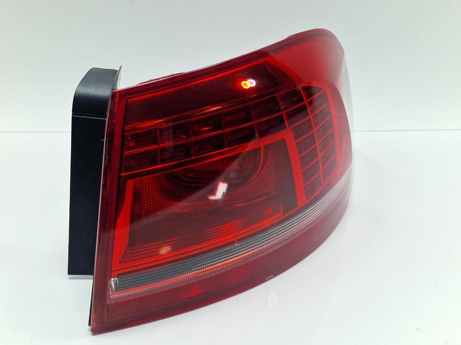 Lampa Spate / Stop Dreapta Volkswagen Passat 365 2010 - 2014 2.0 2.0 T
