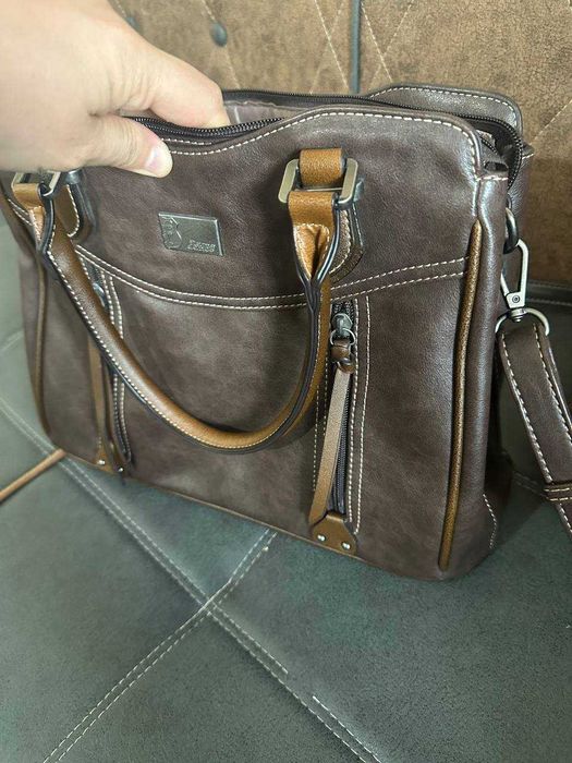 Новая коричневая сумка – много карманов! Ayollar sumkasi sotiladi!