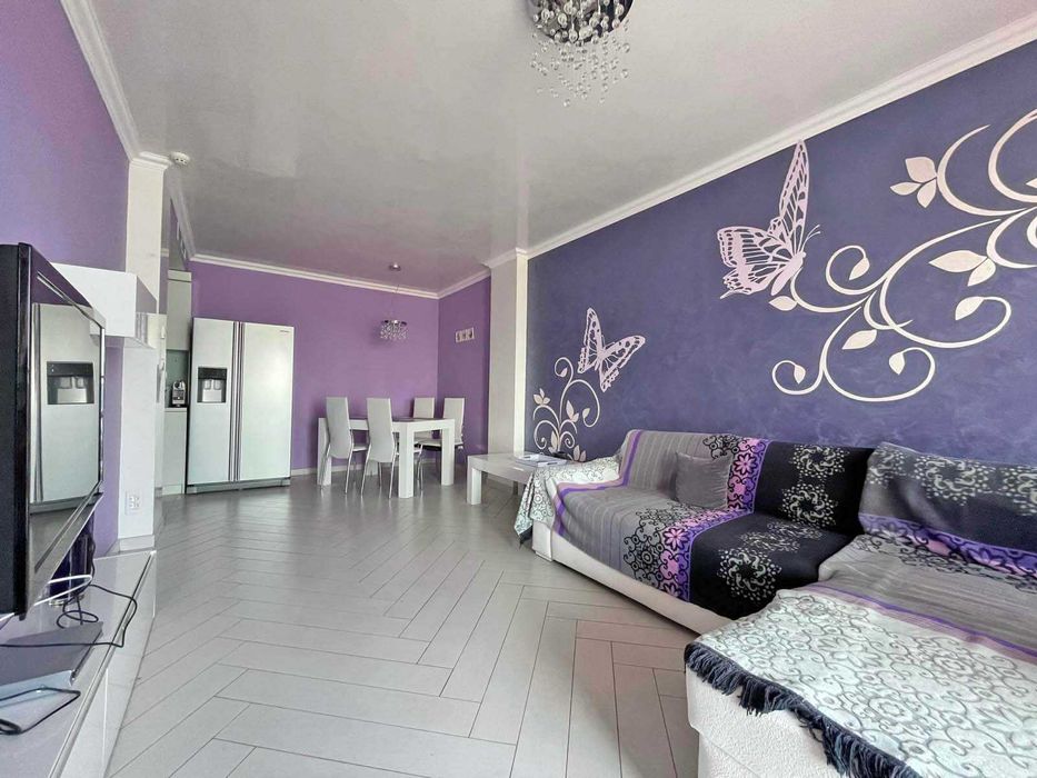 Стилен тристаен апартамент, Първа линия, Фронтална гледка море