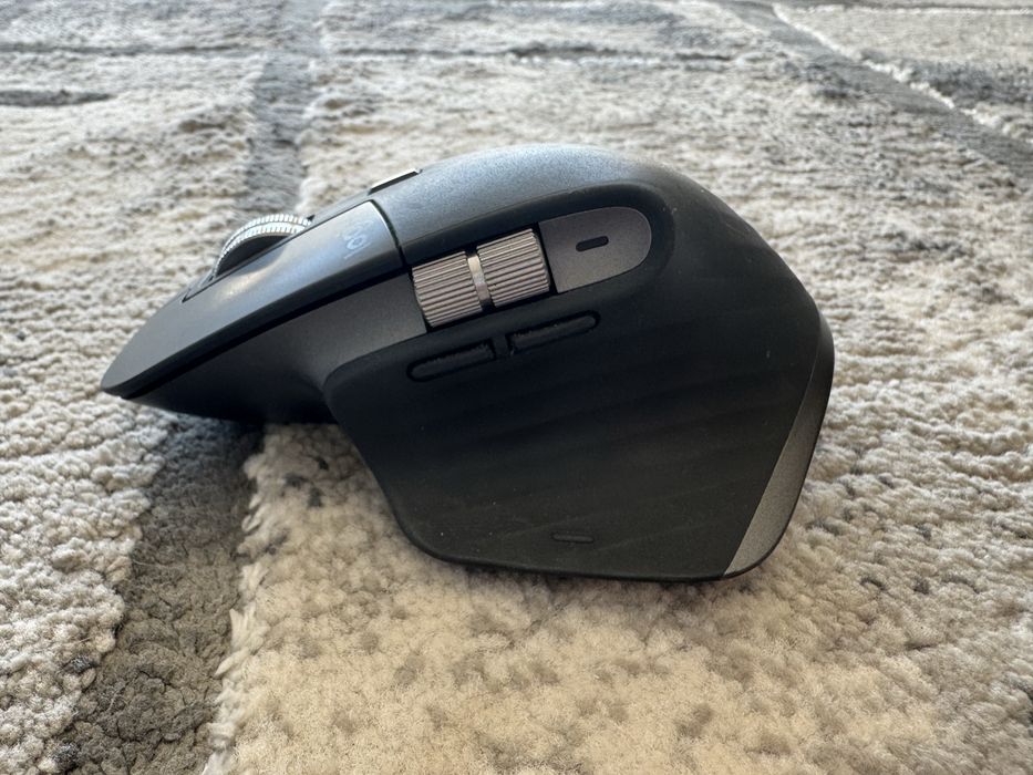 Logitech MX Master 3S – Безжична, в отлично състояние